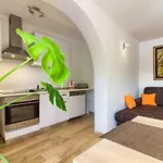 Beatiful Families Oriented Trusina With Pool Immersed In The Nature Near The Town فيلة
