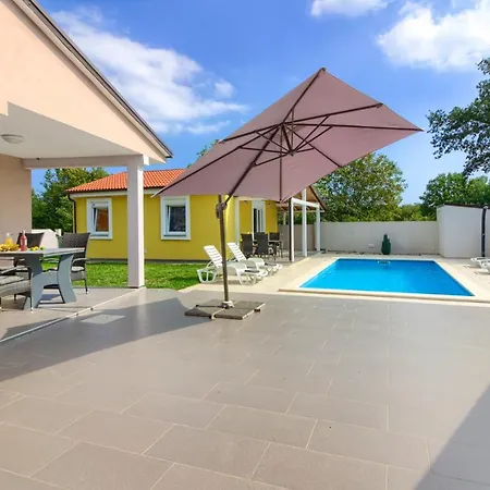 Beatiful Families Oriented Trusina With Pool Immersed In The Nature Near The Town *