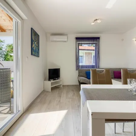Beatiful Families Oriented Trusina With Pool Immersed In The Nature Near The Town *