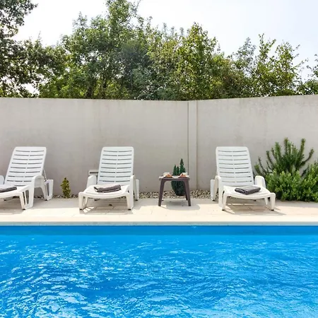 Beatiful Families Oriented Trusina With Pool Immersed In The Nature Near The Town